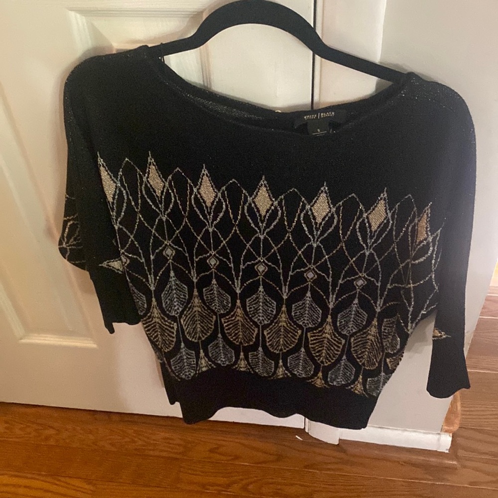 Adult pretty sweater (smoke free home)